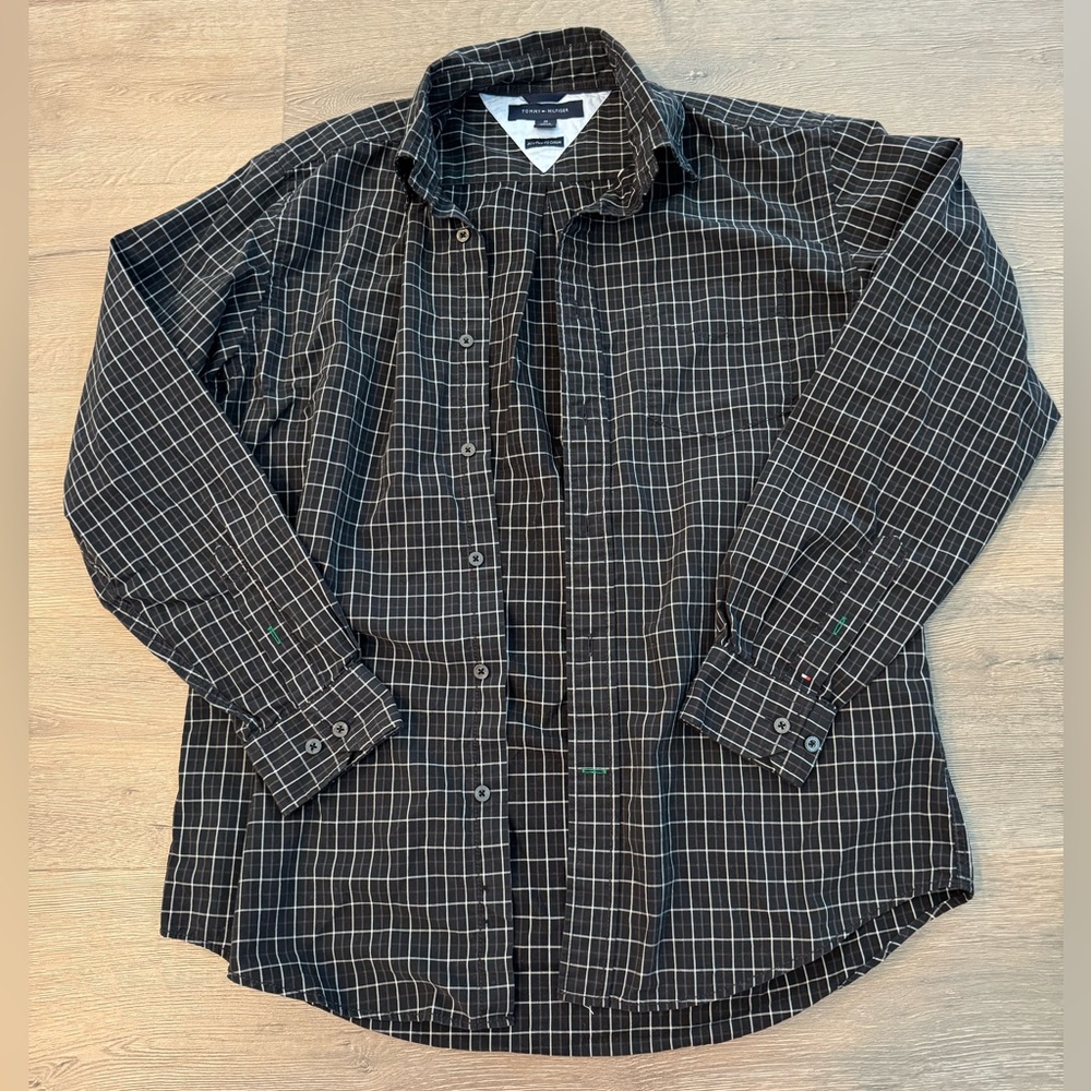 Tommy Hilfiger Men’s Long Sleeve Button Down Plaid Shirt Black White Classic